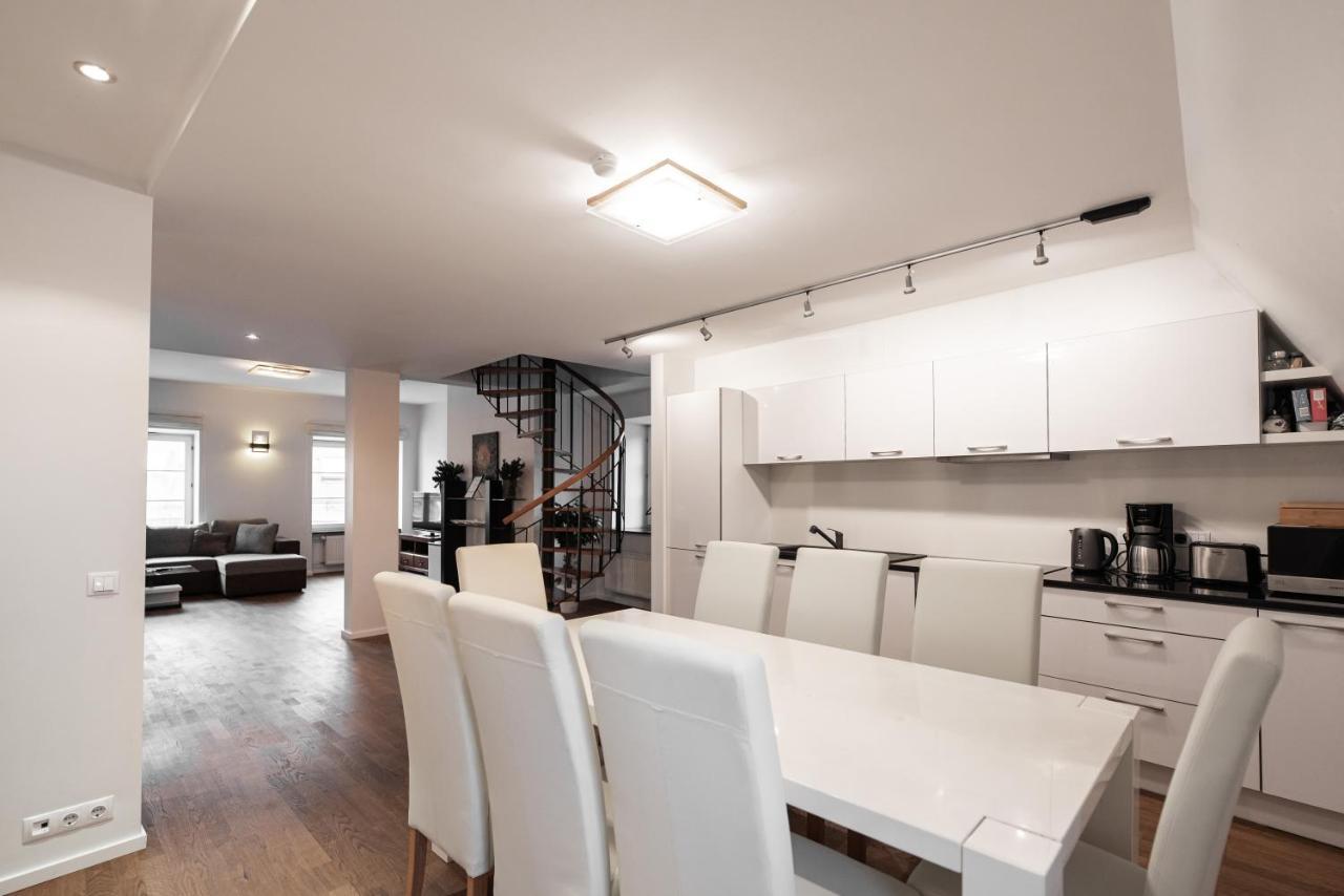 Airhome - Raekoja Plats Tallinn Buitenkant foto