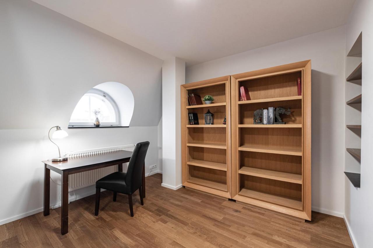 Airhome - Raekoja Plats Tallinn Buitenkant foto